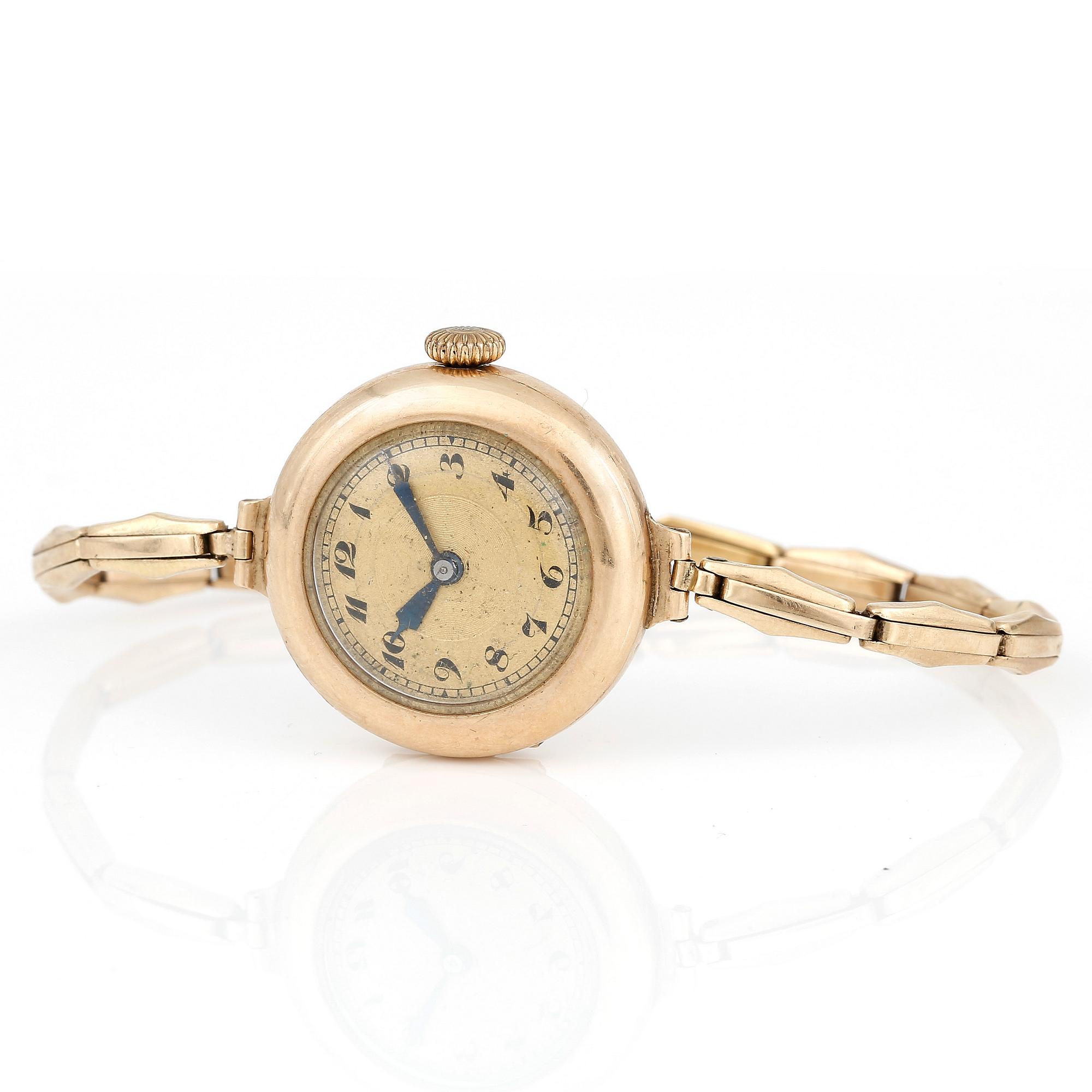 ARMBANDSUR, dam, Schweiz, troligen 1900-talets mitt.