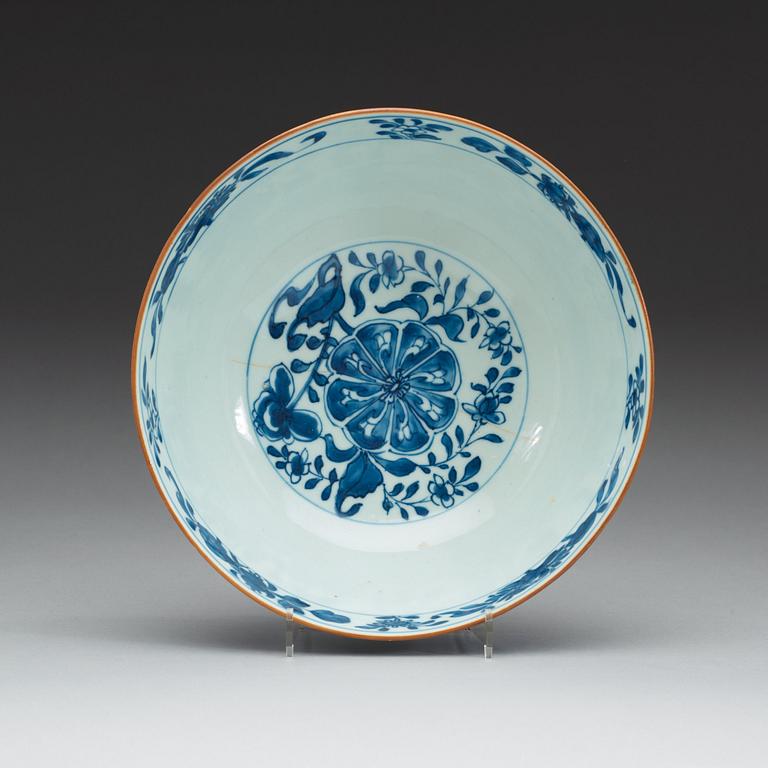 SKÅL, porslin. Qing dynastin, Kangxi (1662-1722).