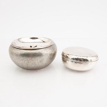 An early 20th century set of six different Japanese silver objects total weight 622 grams.