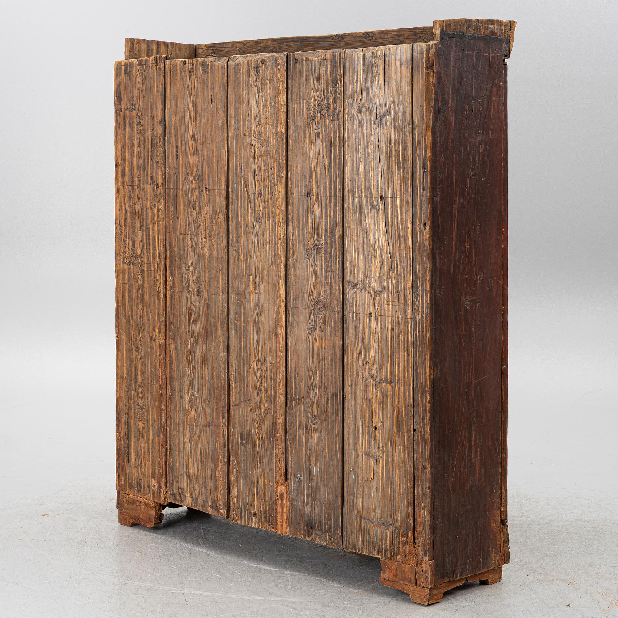 A cabinet, 19th century.