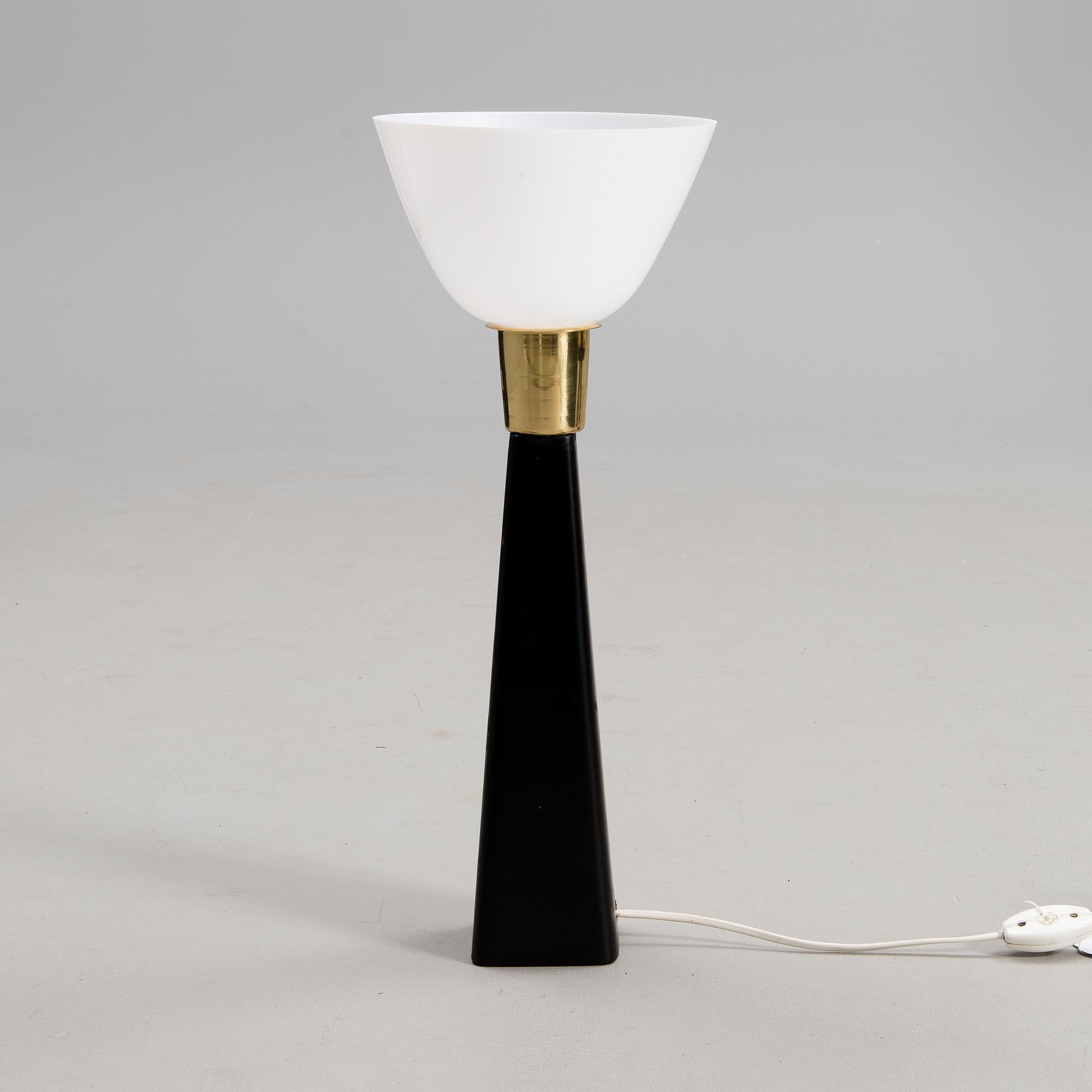 LISA JOHANSSON-PAPE, BORDSLAMPA. Tillverkare Orno. 1960-tal.