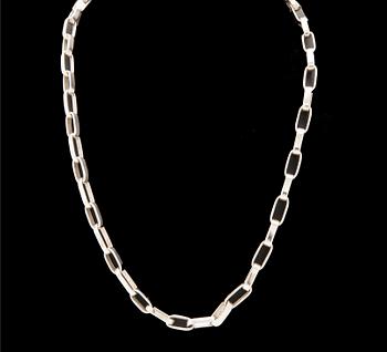A silver necklace by Sven-Erik Högberg, Gothenburg 1990.