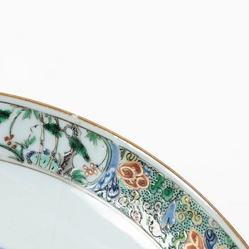 A pair of Chinese famille verte dishes, Qing dynasty, 18th century.