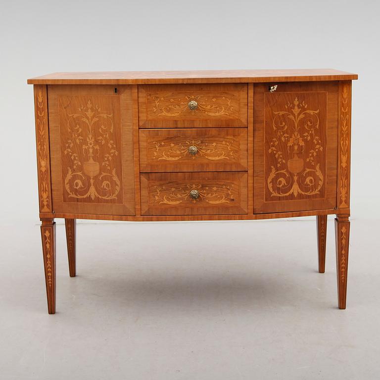 SIDEBOARD, England, 1900-talets första hälft.