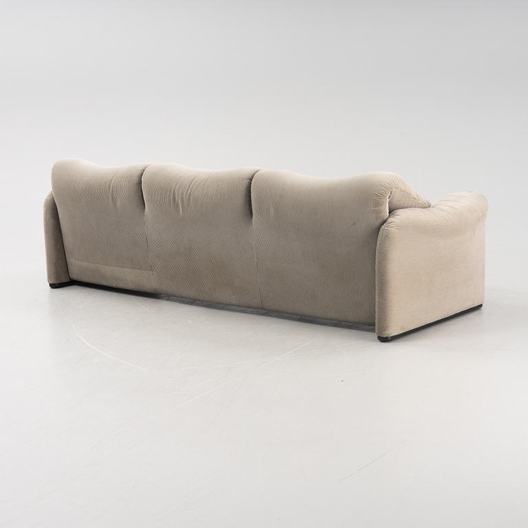 Vico Magistretti, soffa "Maralunga", Cassina, modellen formgiven 1973.
