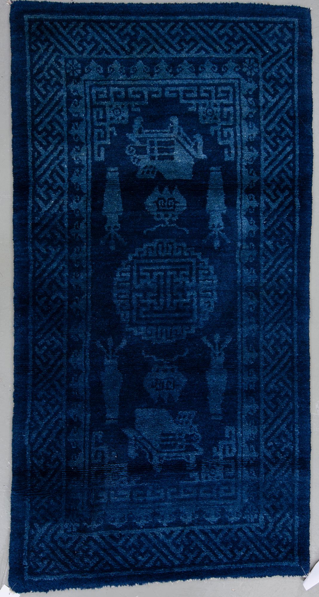 MATTA, Baotou, Kina. Semiantik. Ca 134x69 cm.