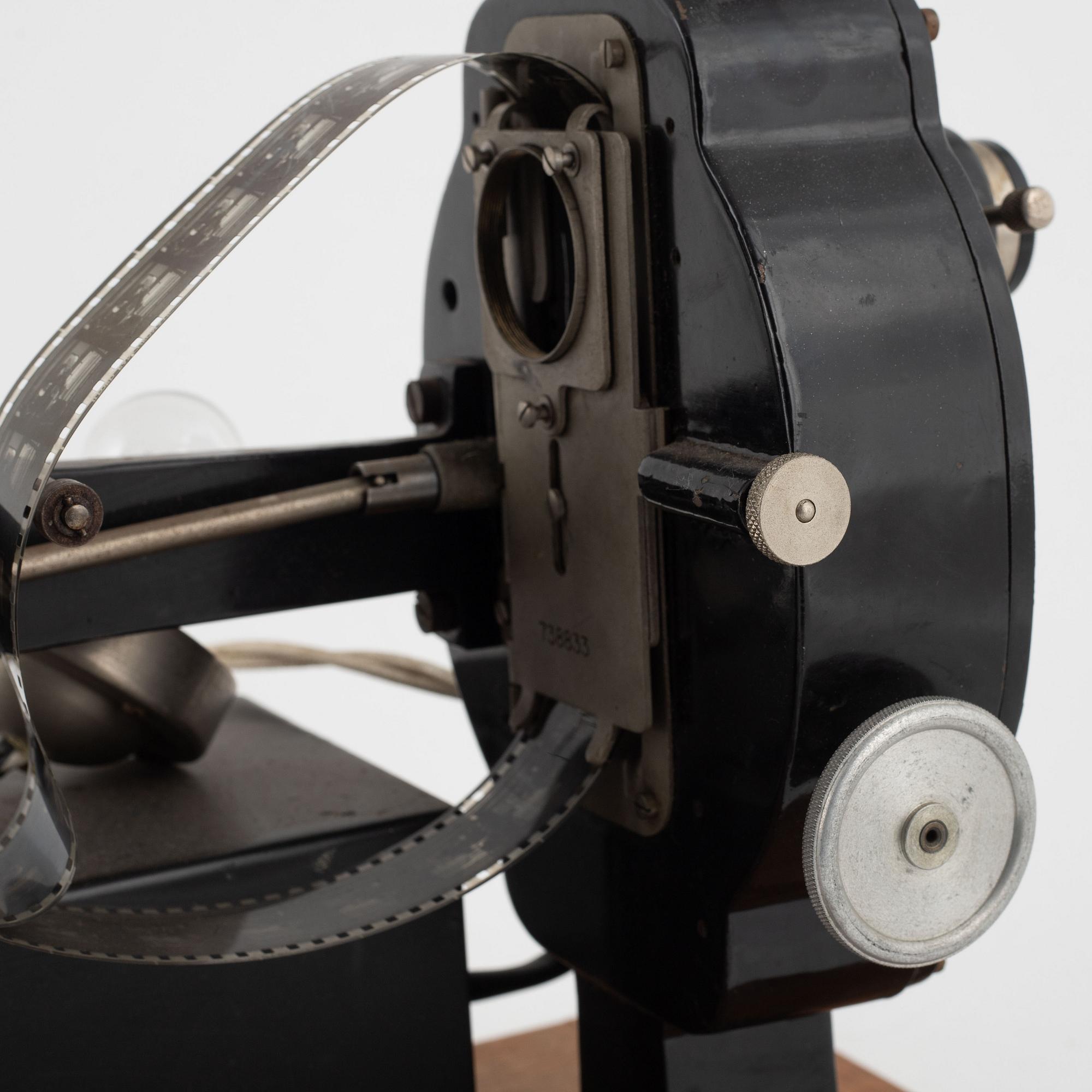 An Ernemann projector.