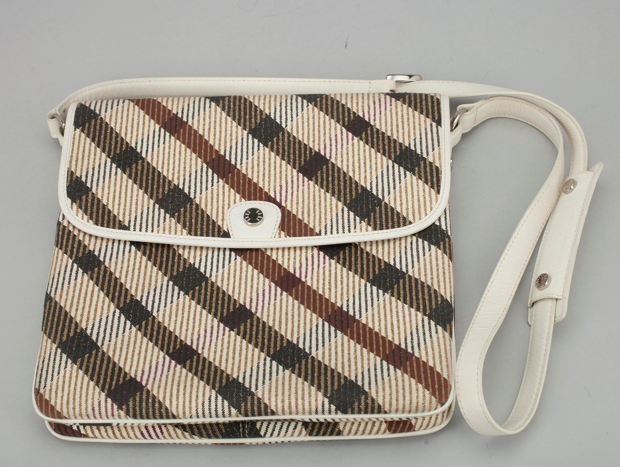 Daks messenger bag sales