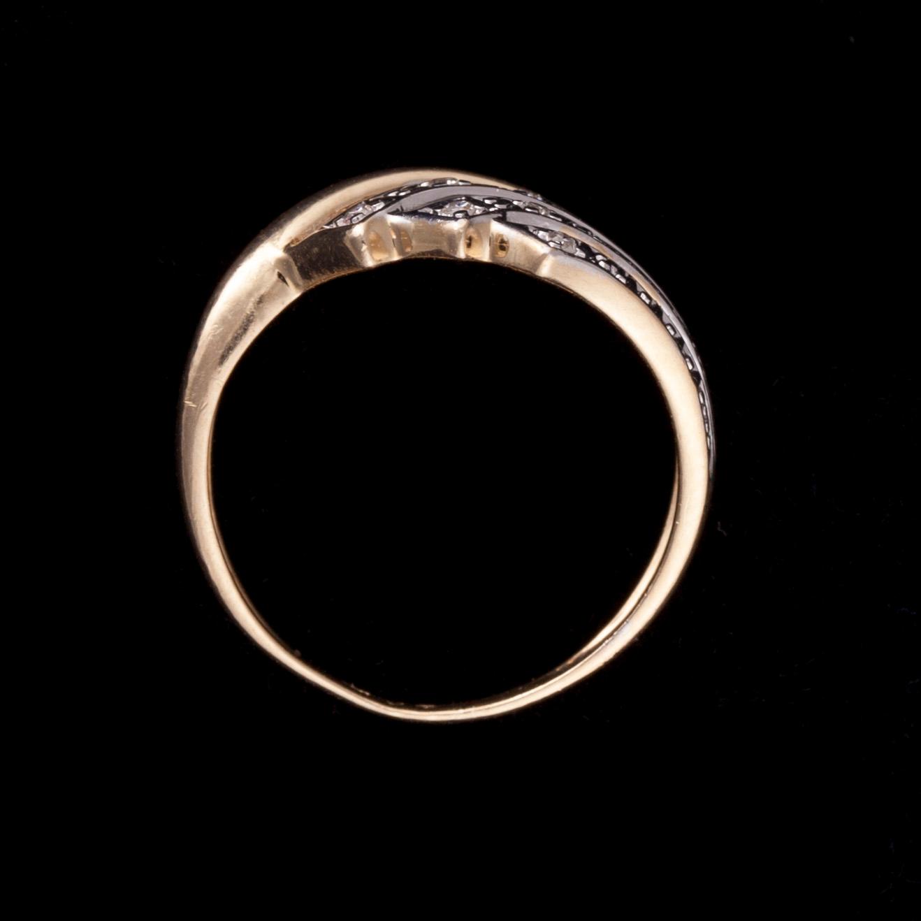 RING, 14K guld, diamanter. Vikt ca 1,6 g.