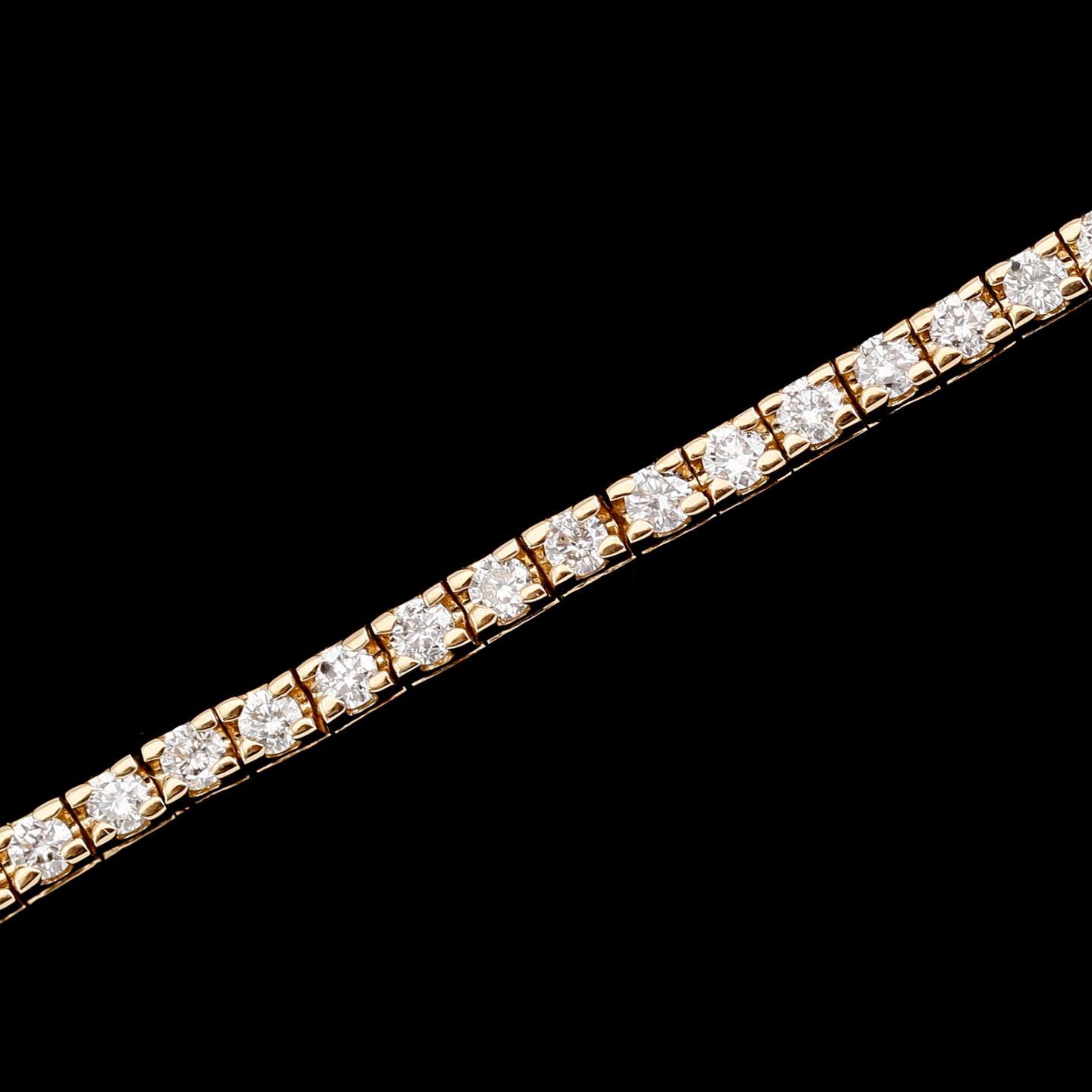 ARMBAND, 18 k gult guld, briljantslipade diamanter tot 2.15 ct.
