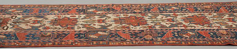 A runner, an antique Azerbaijan, ca 292,5 x 121-124 cm.