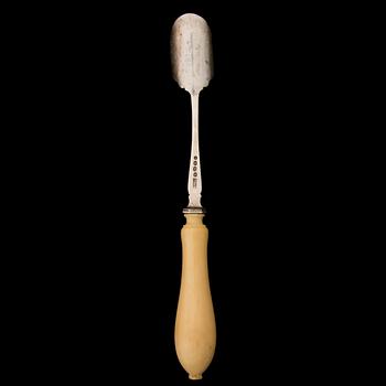 A ENGLISH VICTORIAN SILVER STILTON SCOOP.