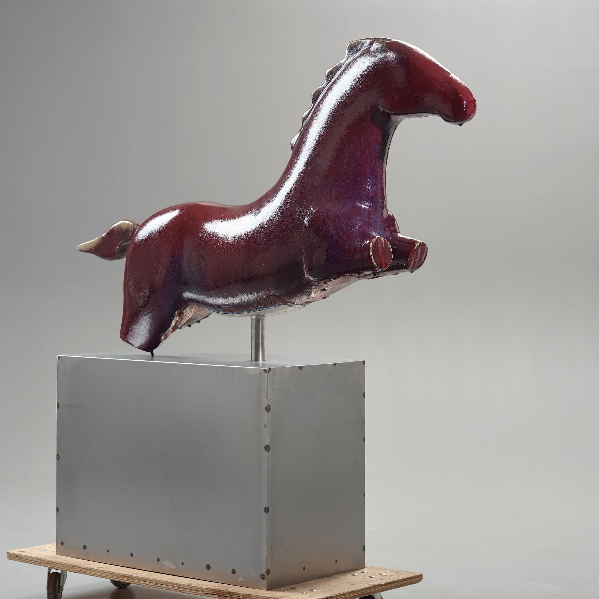An Ulla & Gustav Kraitz stoneware sculpture of a horse, Förslövsholm, Sweden.