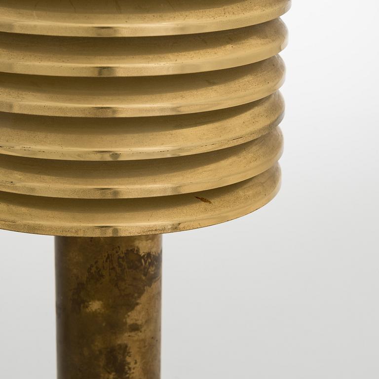 Hans-Agne Jakobsson, pöytävalaisin, malli B142,  Markaryd, 1960-70-luku.