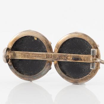 Brooch silver with onyx.