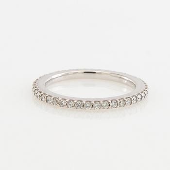 Ole Lynggaard, alliance ring, 18k white gold set with brilliant-cut diamonds.