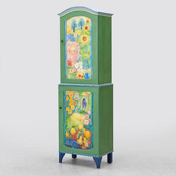 Carl Malmsten, skåp, "Island", målat av Liselott Malmsten, Carl Malmsten AB, 1973.