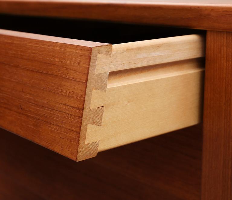 SIDEBOARD, "Trio", Nils Jonsson, Troeds, 1900-talets andra hälft.