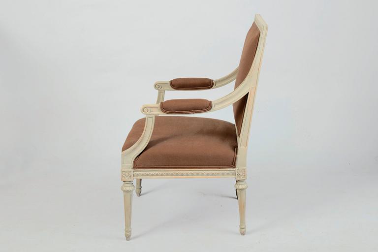 GUSTAVIANSK KARMSTOL AV ERIK ÖHRMARK.