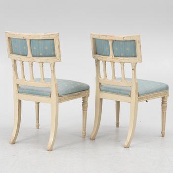 Stolar, ett par, sengustavianska, omkring år 1800.