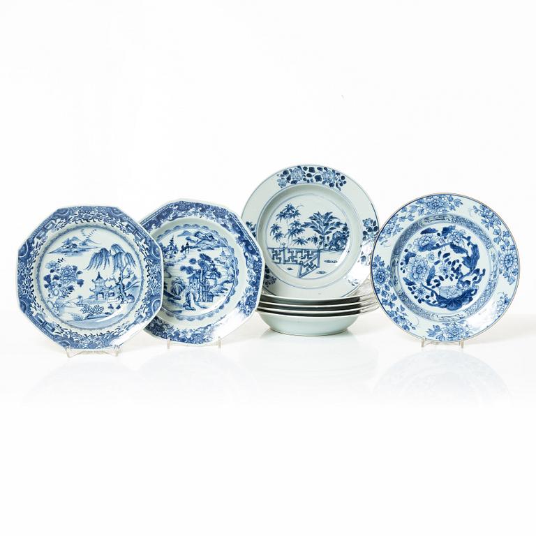 Djupa tallrikar, 8 st, kompaniporslin, Kina, Qingdynastin, Qianlong (1736-95).