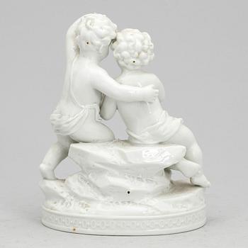 FIGURIN, porslin, bär märkning, 18/1900-tal.
