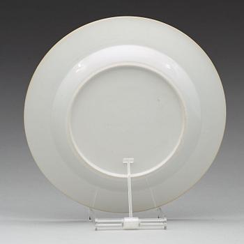 A set of 33 dinner plates, Qing dynasty, Qianlong (1736-95).