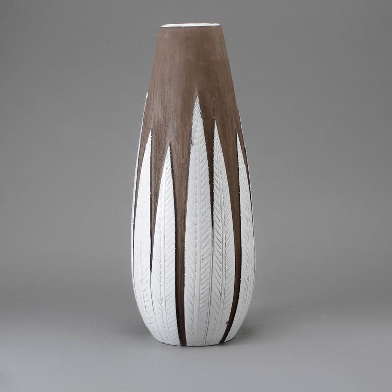 GOLVVAS, stengods, "Paprika", Anna-Lisa Thomson, Upsala Ekeby, i produktion 1951-1969.