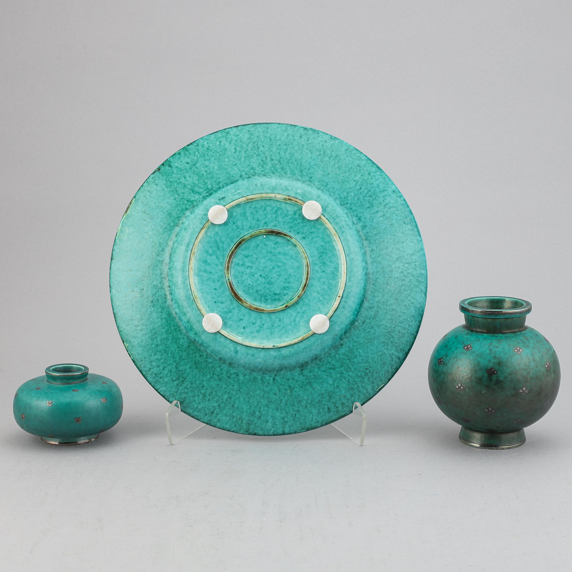 Wilhelm Kåge, two 'Argenta' stoneware vases and a dish, Gustavsberg.