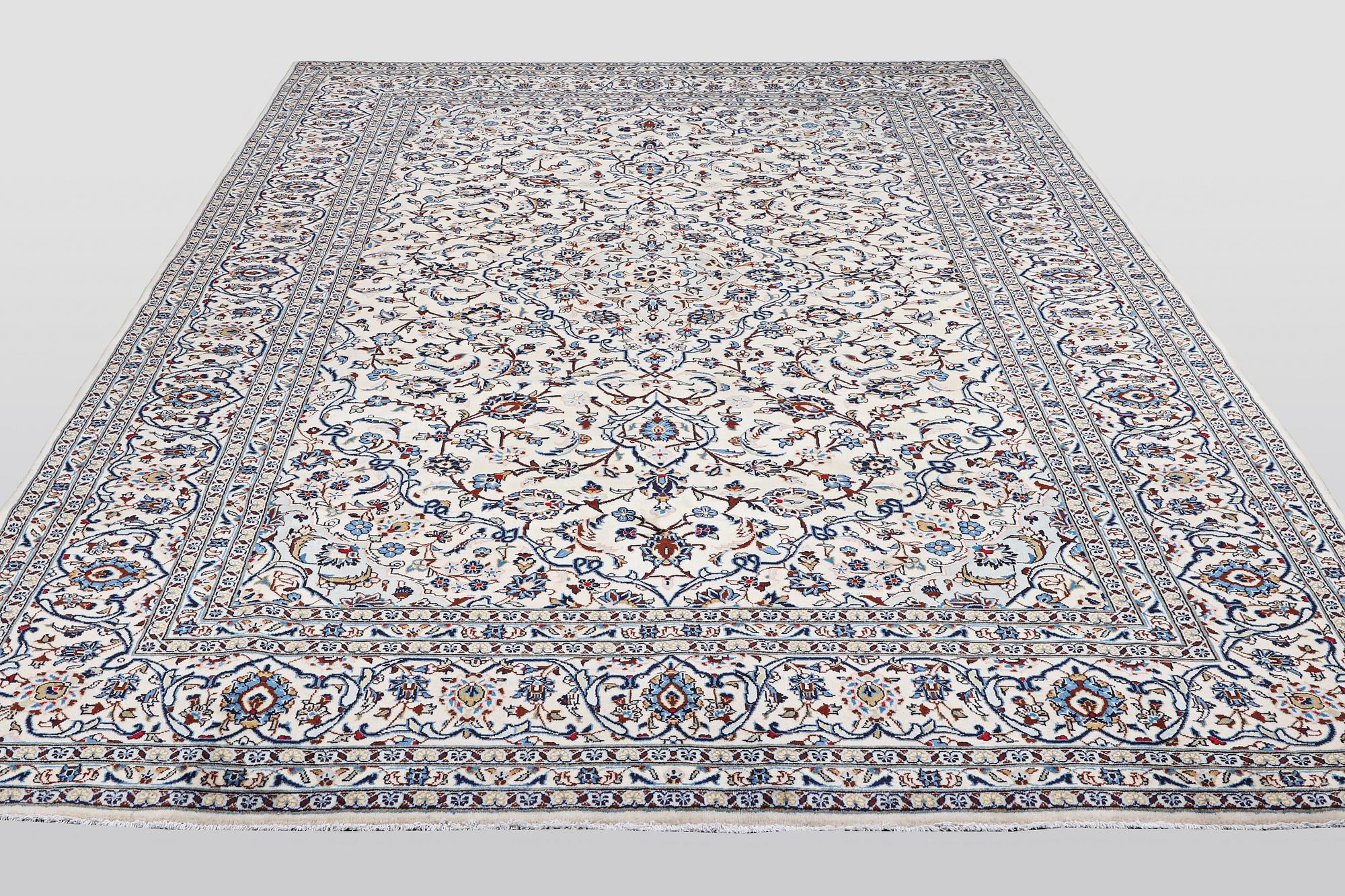 Matta, Keshan, ca 370 x 246 cm.