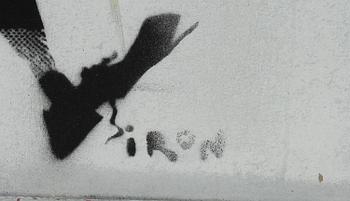 Iron, "Vildhjärta röd".