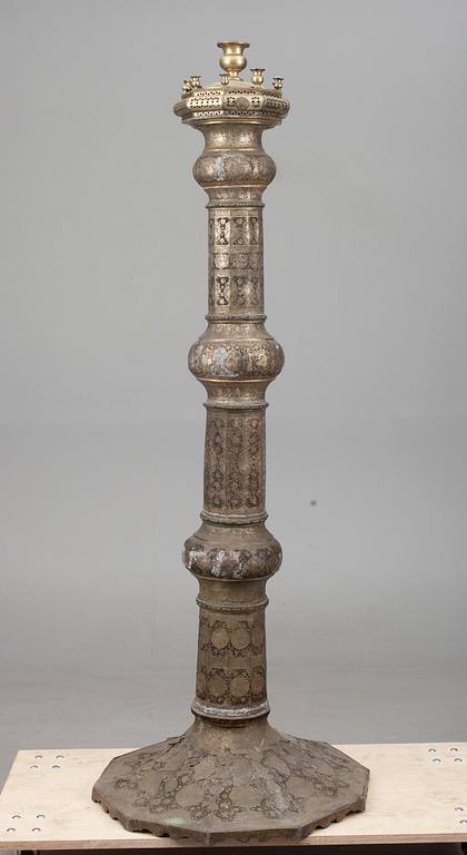 GOLVKANDELABER, mässing, Persien 1800-tal.