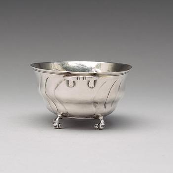 A Swedish 18th century parcel-gilt silver sweetmeat bowl, mark of Arvid Castman, Eksjö 1764.