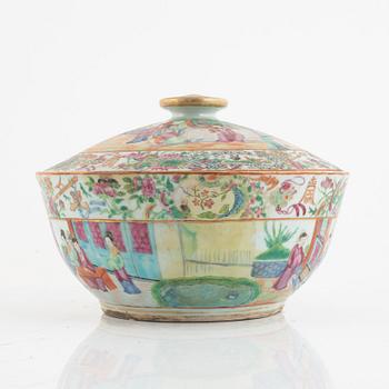 A famille rose Canton tureen with cover, Qing dynasty, 19th century.