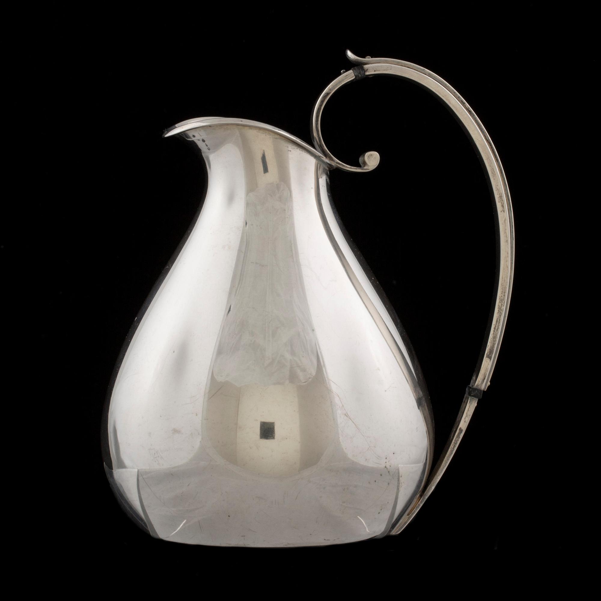 KANNA, silver, Carl M, Cohr, Danmark. 1900-talets första hälft. Vikt ca 400 gram.