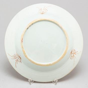 A famille rose export porcelain plate, Qing dynasty, Yongzheng (1723-35).