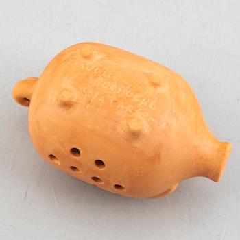 Lisa Larson, ljusstakar, 6 st, ljuslykta samt salt- och pepparströare, stengods och majolika, bl.a. Höganäs.