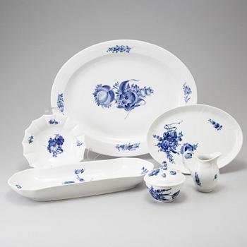 KAFFESERVIS, porslin, 44 delar, "Blå Blomst", Royal Copenhagen.
