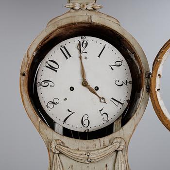 A Swedish painted loncase clock from around the year 1800.