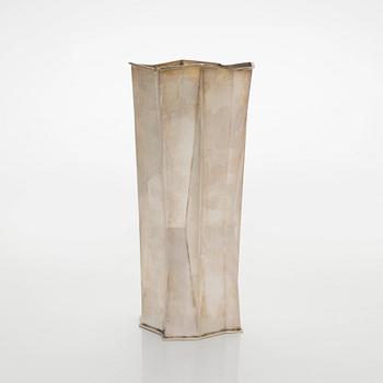 Tapio Wirkkala, maljakko, hopea TW 226, Kultakeskus, Hämeelinna  1966.