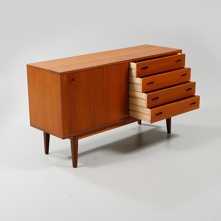 SIDEBOARD, 1900-talets tredje kvartal.