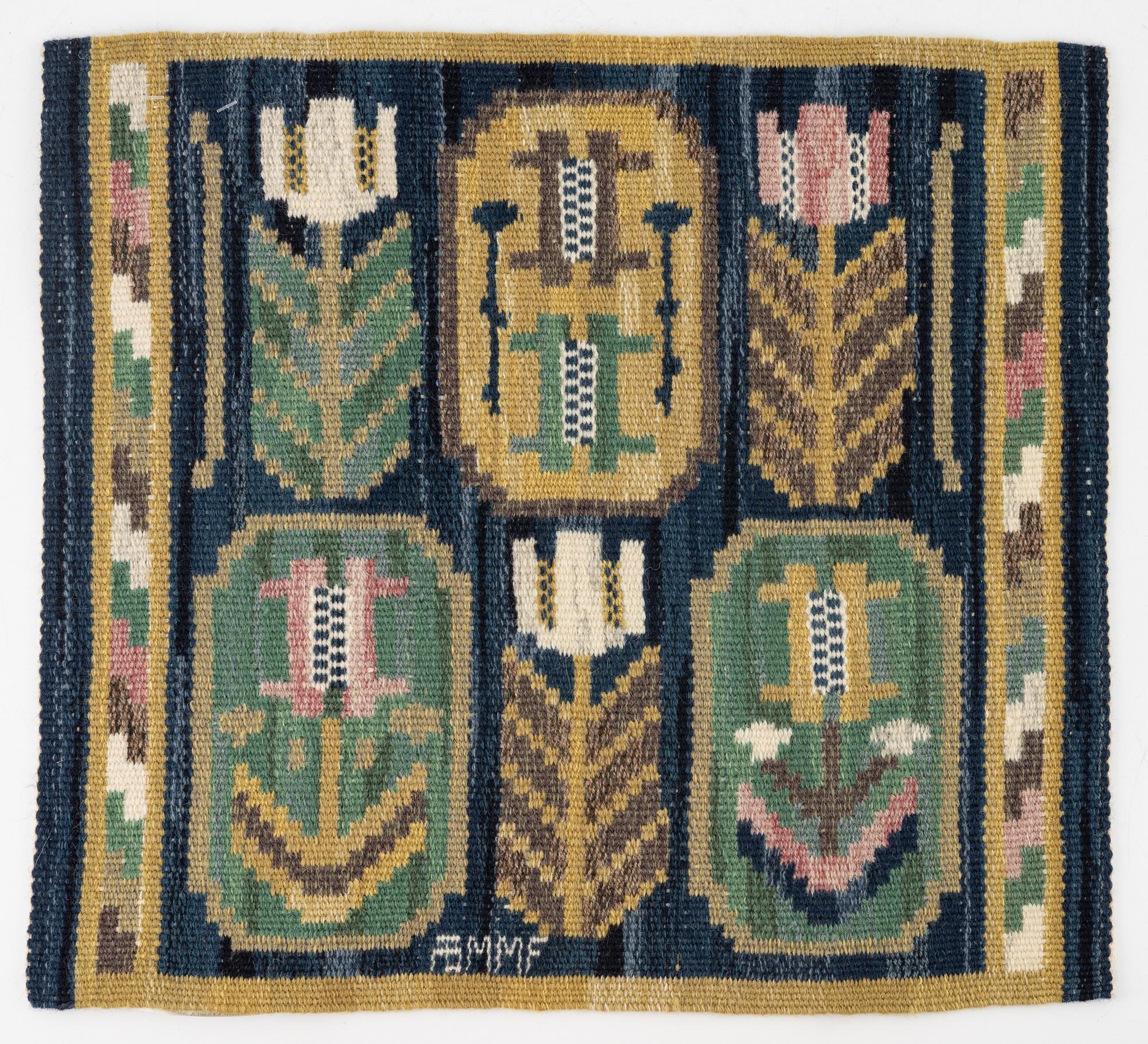 Märta Måås-Fjetterström, vävnad, "Medaljongerna", rölakan, ca 42 x 46 cm, signerad MMF.