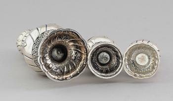 STRÖARE, 3 st snarlika, silver, svenska importstämplar samt en Mema, 1978. Vikt ca 481 gram.