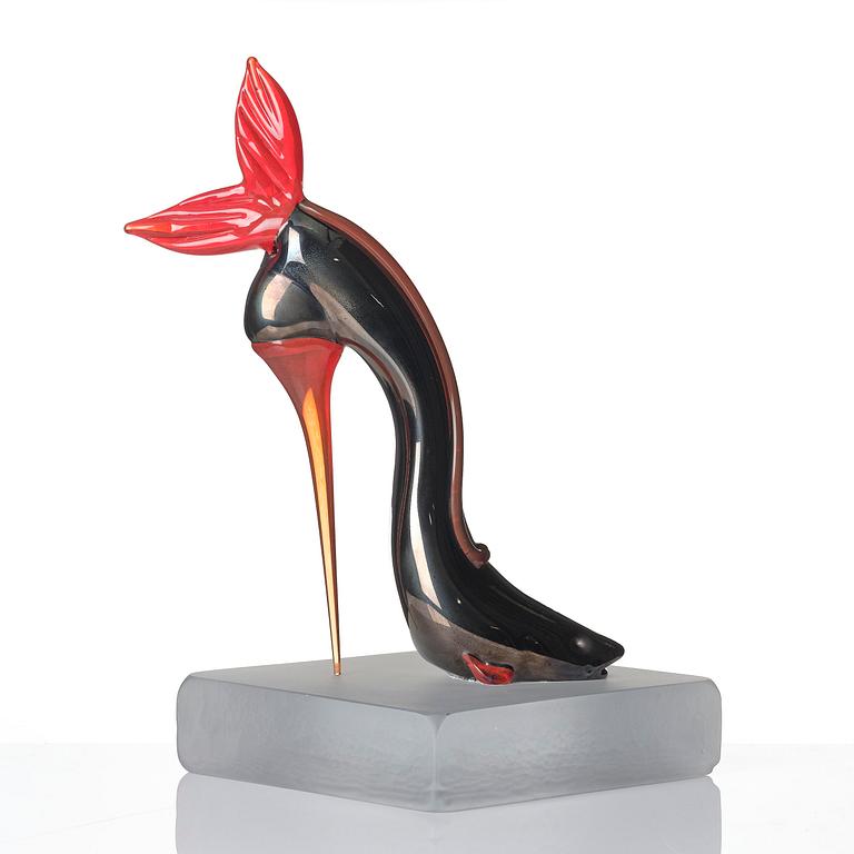 Kjell Engman, a unique glass sculpture, a high-heeled shoe in the shape of a fish, Kosta Boda.