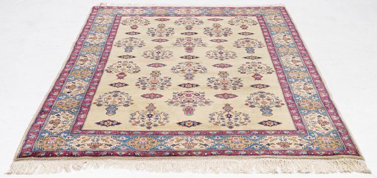A 'Karistan' carpet, Romania, 275 x 182 cm.
