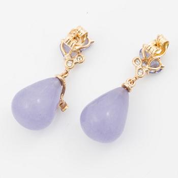 Earrings, Mandelstam, 18K gold with lavender-coloured jade, tanzanites and brilliant-cut diamonds.