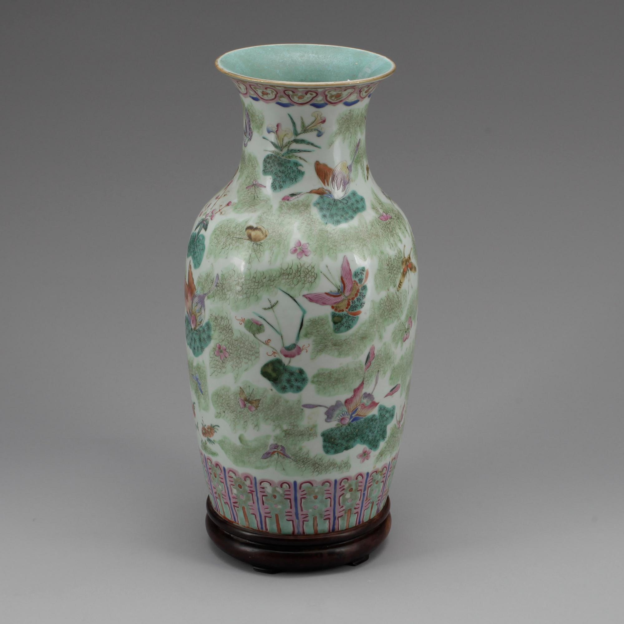 VAS, porslin, Kina 1800-tal.