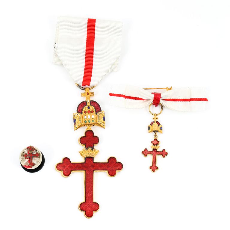 ORDENSTECKEN/MEDALJ, 3 delar, möjligen Österrike, 1900-tal.