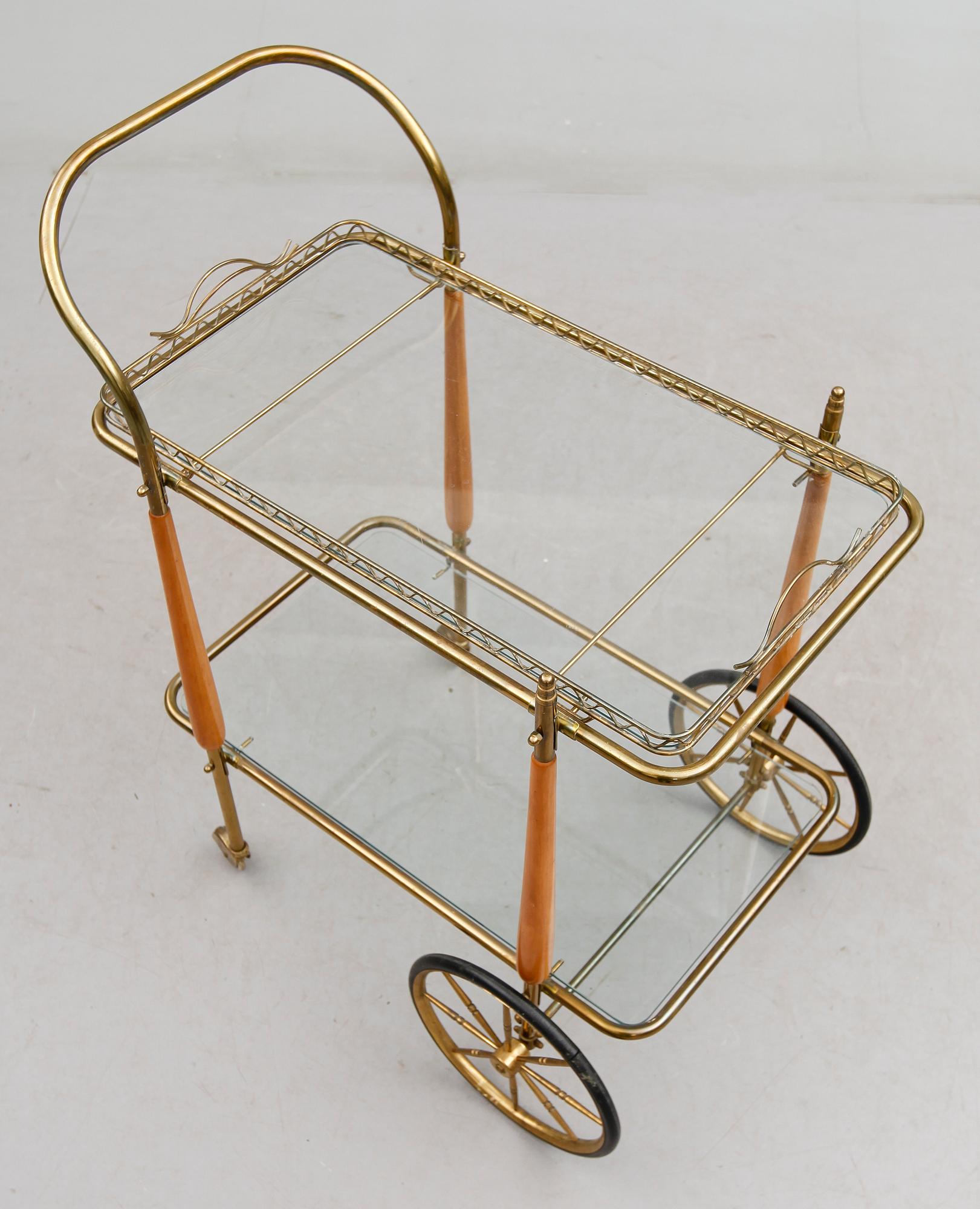 SERVERINGSVAGN, 1900-talets mitt.