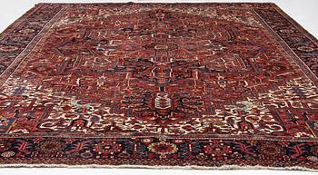 A semi-antique Heriz/Gorovan carpet, 451 x 347 cm.